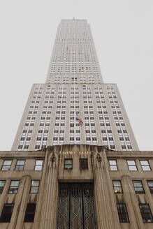 USA, Staat New York, New York City, Fassade des Empire State Building - NGF00843