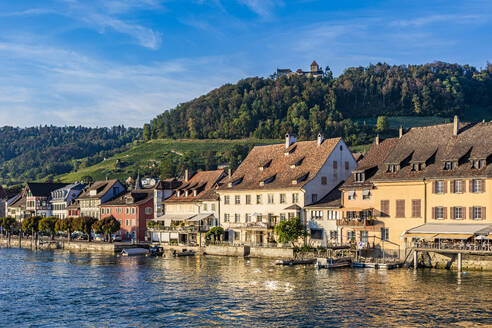 Schweiz, Schaffhausen, Stein am Rhein, Historische Häuser am Rhein - WDF07535