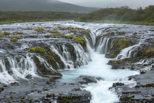 Island, Sudurland, Langzeitbelichtung des Wasserfalls Bruarfoss - RUEF04297