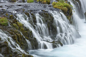 Island, Sudurland, Langzeitbelichtung des Wasserfalls Bruarfoss - RUEF04298