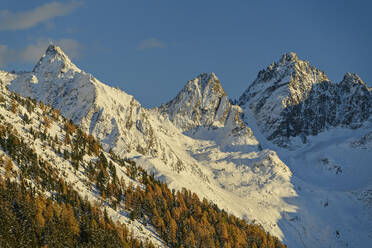 Österreich, Tirol, Schneebedeckte Berge in den Ötztaler Alpen - ANSF00788