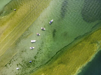 Luftaufnahme von Booten, Insel Ufenau, Zürichsee, Kanton Zürich, Schweiz. - AAEF26578