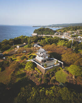 Luftaufnahme des Observatoriums der Festung Takezaki, Tara, Präfektur Saga, Kyushu, Japan. - AAEF26633