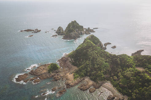 Luftaufnahme von Kap Sata, dem südlichsten Punkt Japans, Präfektur Kagoshima, Kyushu, Japan. - AAEF26680