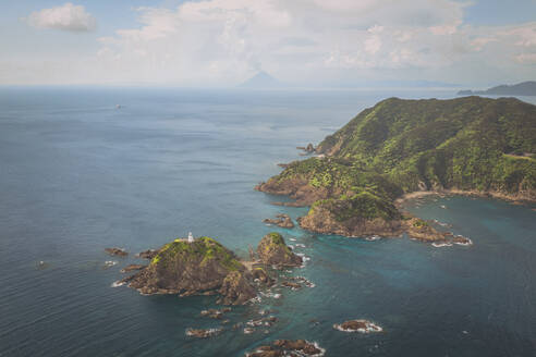 Luftaufnahme von Kap Sata, dem südlichsten Punkt Japans, Präfektur Kagoshima, Kyushu, Japan. - AAEF26682