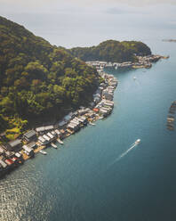 Luftaufnahme des berühmten Fischerdorfs Ine, Präfektur Kyoto, Japan. - AAEF26736