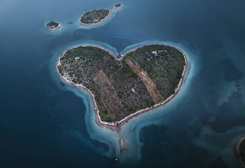 Aerial view of Heart-shaped island in turquoise waters, Otok Galesnjak, Zadar, Croatia. - AAEF27050