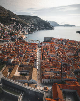 Aerial view of Dubrovnik's medieval cityscape and Adriatic coast, Dubrovnik-Neretva, Croatia. - AAEF27111