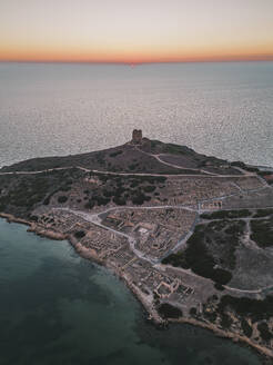 Luftaufnahme des archäologischen Gebiets von Tharros, Capo San Marco, Sardinien, Italien. - AAEF27422