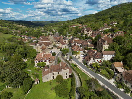 Luftaufnahme des Dorfes Autoire, Lot, Frankreich. - AAEF27516