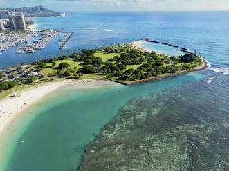 Luftaufnahme von Ala Moana, Oa'hu, Hawaii, Vereinigte Staaten. - AAEF27529