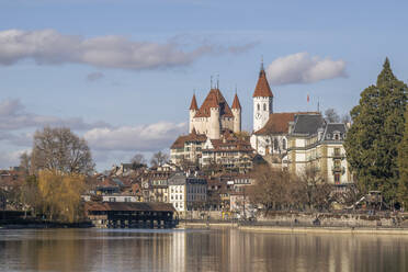 Switzerland, Bern Canton, Thun, Lake with Thun Castle in background - KEBF02832