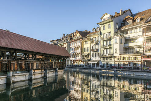 Schweiz, Kanton Bern, Thun, Untere Schleusebrücke über die Aare - KEBF02839