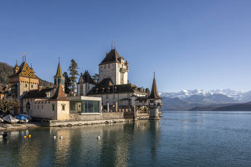 Switzerland, Bern Canton, Thun, Oberhoffen Castle on shore of lake Thun - KEBF02844