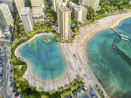 Aerial view of Hilton lagoon and Waikiki, Oa'hu, Hawaii, United States. - AAEF27544