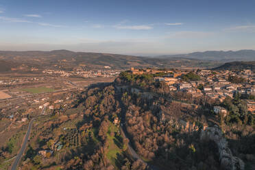 Aerial view of Orvieto, a small and medieval town in Umbria, Terni, Italy. - AAEF27548