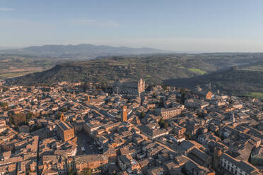 Aerial view of the Orvieto Catholic Cathedral (Duomo di Orvieto) in Orvieto, Umbria, Terni, Italy. - AAEF27549