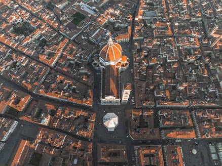 Aerial view of Cathedral of Santa Maria del Fiore and the The Baptistery of St. John, a gothic style church in Florence downtown, Florence, Tuscany, Italy. - AAEF27601