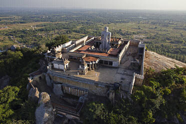 Aerial view of Shravanabelagola with monolithic statue of Gomateshvara, Karnataka, India. - AAEF27757