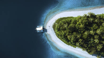 Luftaufnahme des idyllischen Strandes von Port Barton in Palawan, Philippinen. - AAEF27902