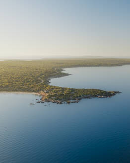 Luftaufnahme einer Drohne vom Lincoln National Park auf der Eyre Peninsula, Südaustralien, Australien. - AAEF27958