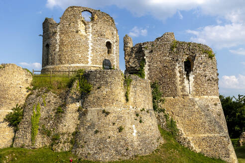 The 11th century Chateau de Conches-en-Ouche (Conches-en-Ouche Castle) dungeon in Conches-en-Ouche, Eure, Normandy, France, Europe - RHPLF32363