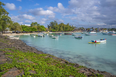 View of Grand Baie and turquoise Indian Ocean on sunny day, Mauritius, Indian Ocean, Africa - RHPLF32442