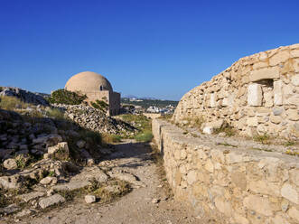 Blick auf die Ibrahim-Han-Moschee, die venezianische Burg Fortezza, Stadt Rethymno, Region Rethymno, Kreta, Griechische Inseln, Griechenland, Europa - RHPLF32986