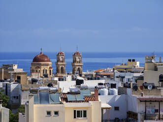 Blick auf die Kathedrale von Agios Minas, Stadt Heraklion, Kreta, Griechische Inseln, Griechenland, Europa - RHPLF33008