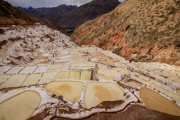 Salzbergwerke von Maras (Salineras de Maras), Peru, Südamerika - RHPLF33042