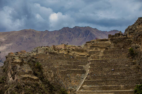 Landwirtschaftliche Terrassen von Ollantaytambo, Peru, Südamerika - RHPLF33043