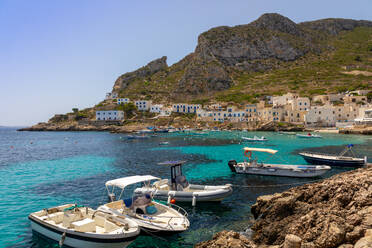 Insel Levanzo, Cala Dogana, Ägadische Inseln, Provinz Trapani, Mittelmeer, Sizilien, Italien, Mittelmeer, Europa - RHPLF33077