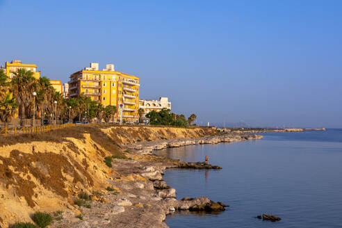 Marsala, Strand und Ufer, Provinz Trapani, Sizilien, Italien, Mittelmeer, Europa - RHPLF33084