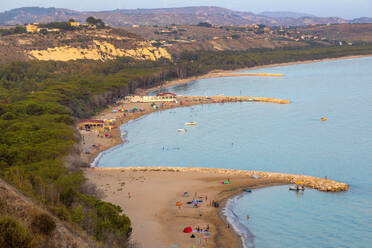 Spiaggia di Eraclea Minoa, hoher Blickwinkel auf den Strand, Sizilien, Italien, Mittelmeer, Europa - RHPLF33089