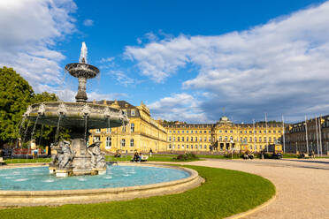 Schlossplatz Stuttgart (Palace Square), New Palace, Fountain, Stuttgart, Baden-Wurttemberg state, Germany, Europe - RHPLF33101
