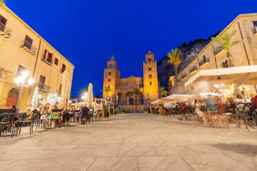 Kathedrale von Cefalu, römisch-katholische Basilika, normannischer Baustil, UNESCO-Weltkulturerbe, Provinz Palermo, Sizilien, Italien, Mittelmeer, Europa - RHPLF33114