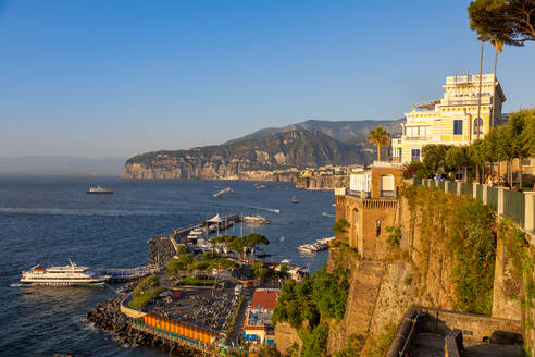 Sorrento, Bucht von Neapel, Kampanien, Italien, Mittelmeer, Europa - RHPLF33122