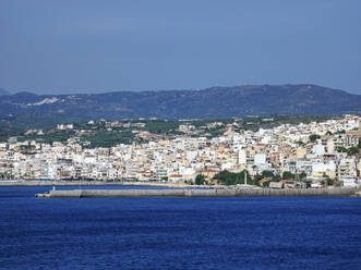 Stadtbild von Sitia, Region Lasithi, Kreta, Griechische Inseln, Griechenland, Europa - RHPLF33155