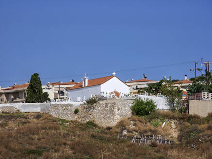 Alte Kirche und Friedhof, Sitia, Region Lasithi, Kreta, Griechische Inseln, Griechenland, Europa - RHPLF33158