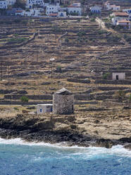Windmühle an der Küste bei Fri, Insel Kasos, Dodekanes, Griechische Inseln, Griechenland, Europa - RHPLF33165
