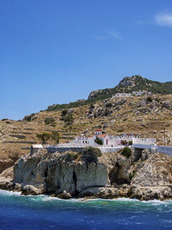 Kapelle und Friedhof in Pigadia, Insel Karpathos, Dodekanes, Griechische Inseln, Griechenland, Europa - RHPLF33173
