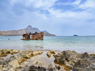 Schiffswrack vor der Küste von Imeri Gramvousa, Region Chania, Kreta, Griechische Inseln, Griechenland, Europa - RHPLF33226