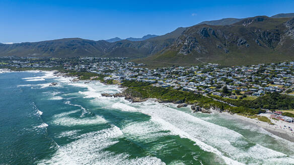 Luftaufnahme von Hermanus, Westkap-Provinz, Südafrika, Afrika - RHPLF33281