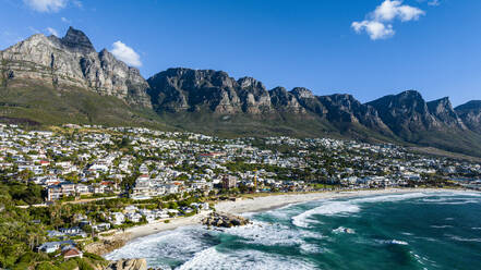 Luftaufnahme der Zwölf Apostel und Camps Bay, Kapstadt, Südafrika, Afrika - RHPLF33301