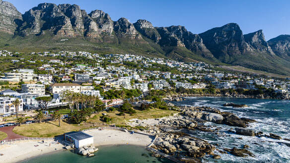 Luftaufnahme der Zwölf Apostel und Camps Bay, Kapstadt, Südafrika, Afrika - RHPLF33307