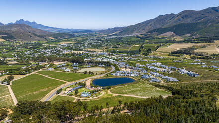 Luftaufnahme von Franschhoek, Weingebiet, Westliche Kap-Provinz, Südafrika, Afrika - RHPLF33317