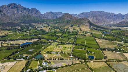 Luftaufnahme von Franschhoek, Weingebiet, Westliche Kap-Provinz, Südafrika, Afrika - RHPLF33319