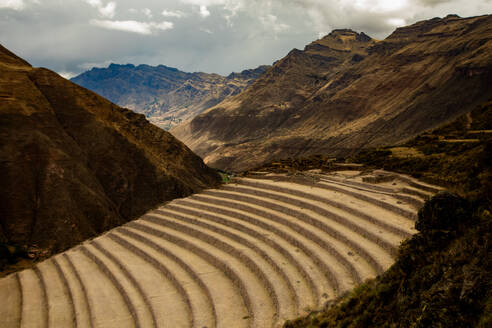 Pisaq-Landschaft, Peru, Südamerika - RHPLF33412