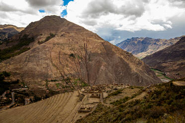 Pisaq-Landschaft, Heiliges Tal, Peru, Südamerika - RHPLF33420