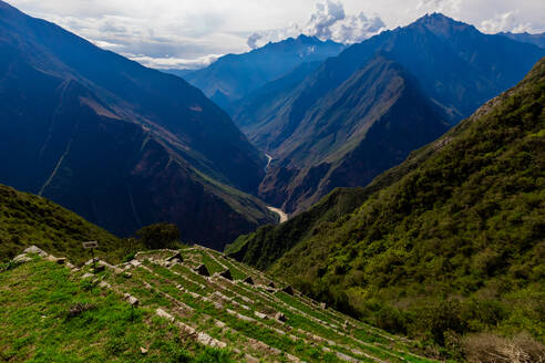 Landschaft entlang des Choquequirao-Pfades, Peru, Südamerika - RHPLF33439